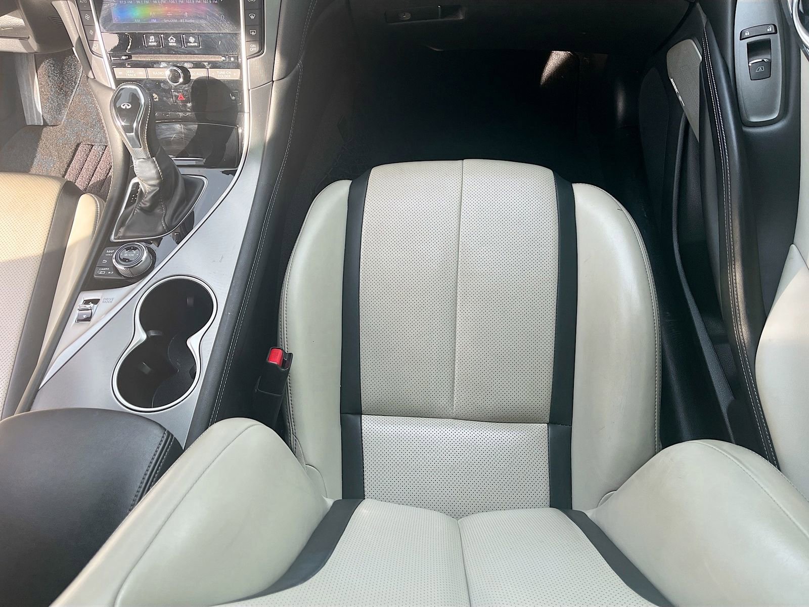 Used 2022 INFINITI Q60 3.0t Luxe w/ Essential Package RWD image 25
