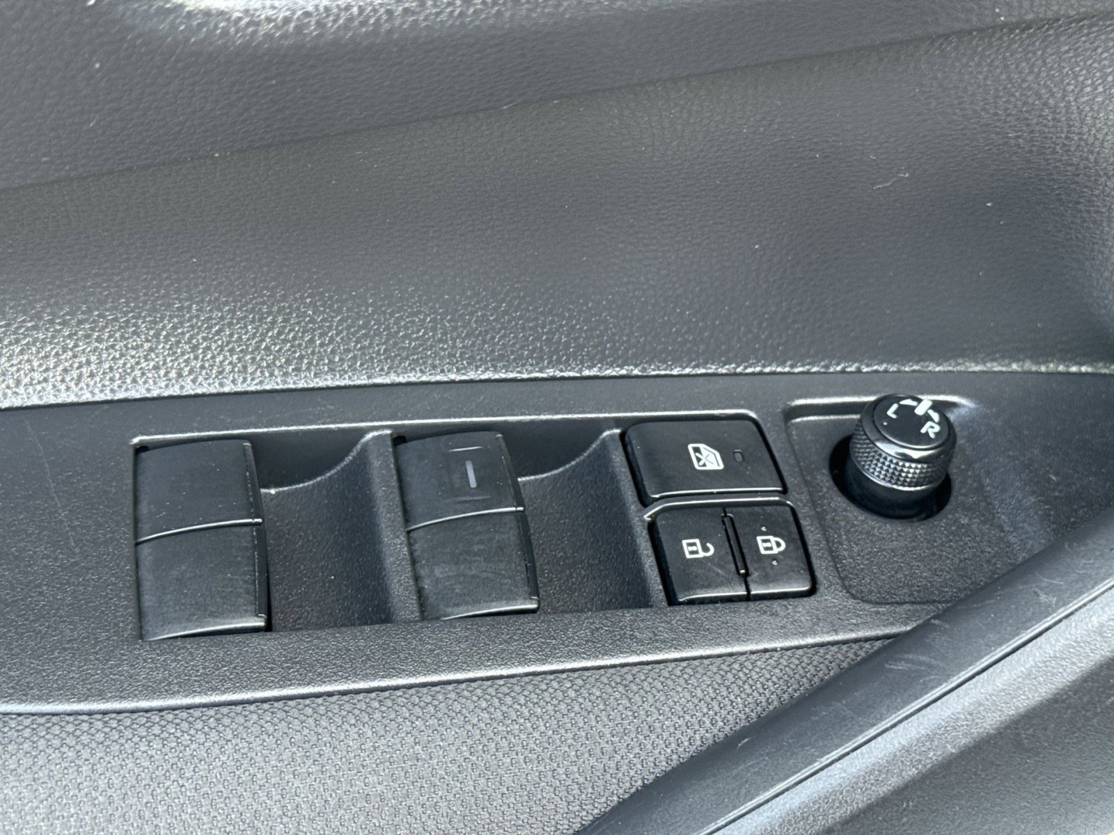 Used 2025 Toyota Corolla LE image 15