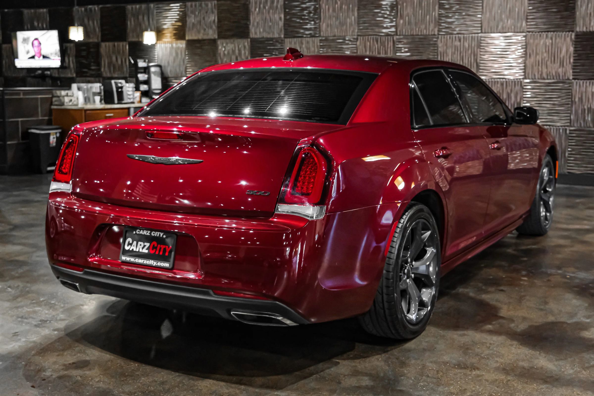 Used 2020 Chrysler 300 Touring L w/ Quick Order Package 2EF image 7