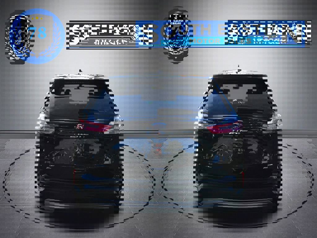 Used 2021 Ford Edge SEL w/ Cargo Accessory Package image 4