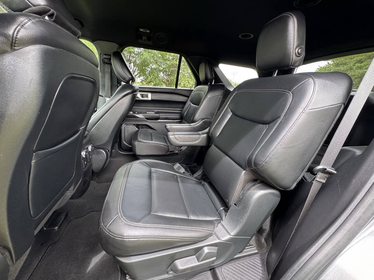 Used 2020 Ford Explorer XLT w/ Equipment Group 202A RWD image 17