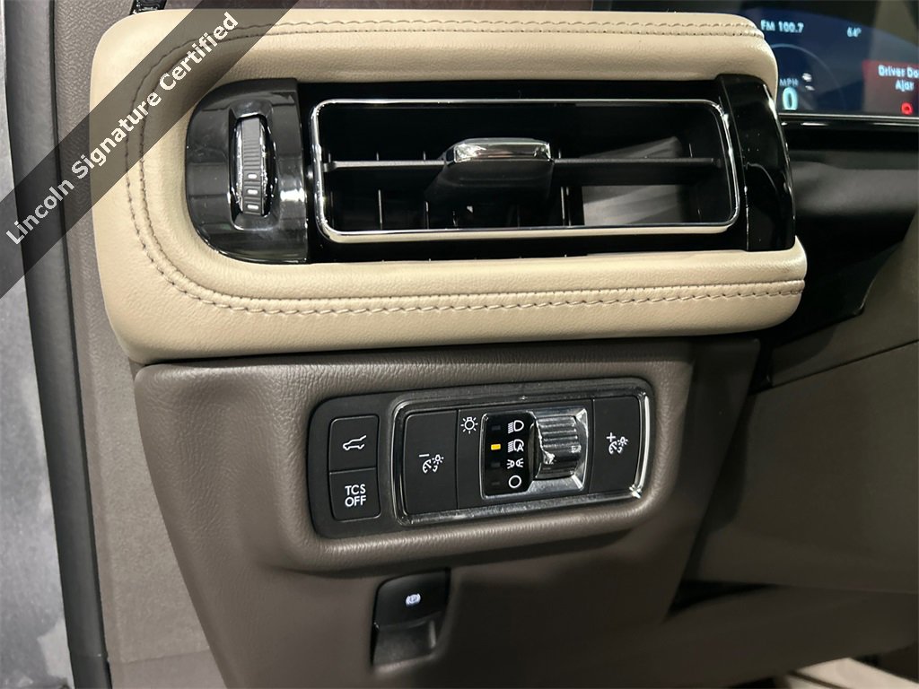 Used 2022 Lincoln Nautilus Reserve image 20