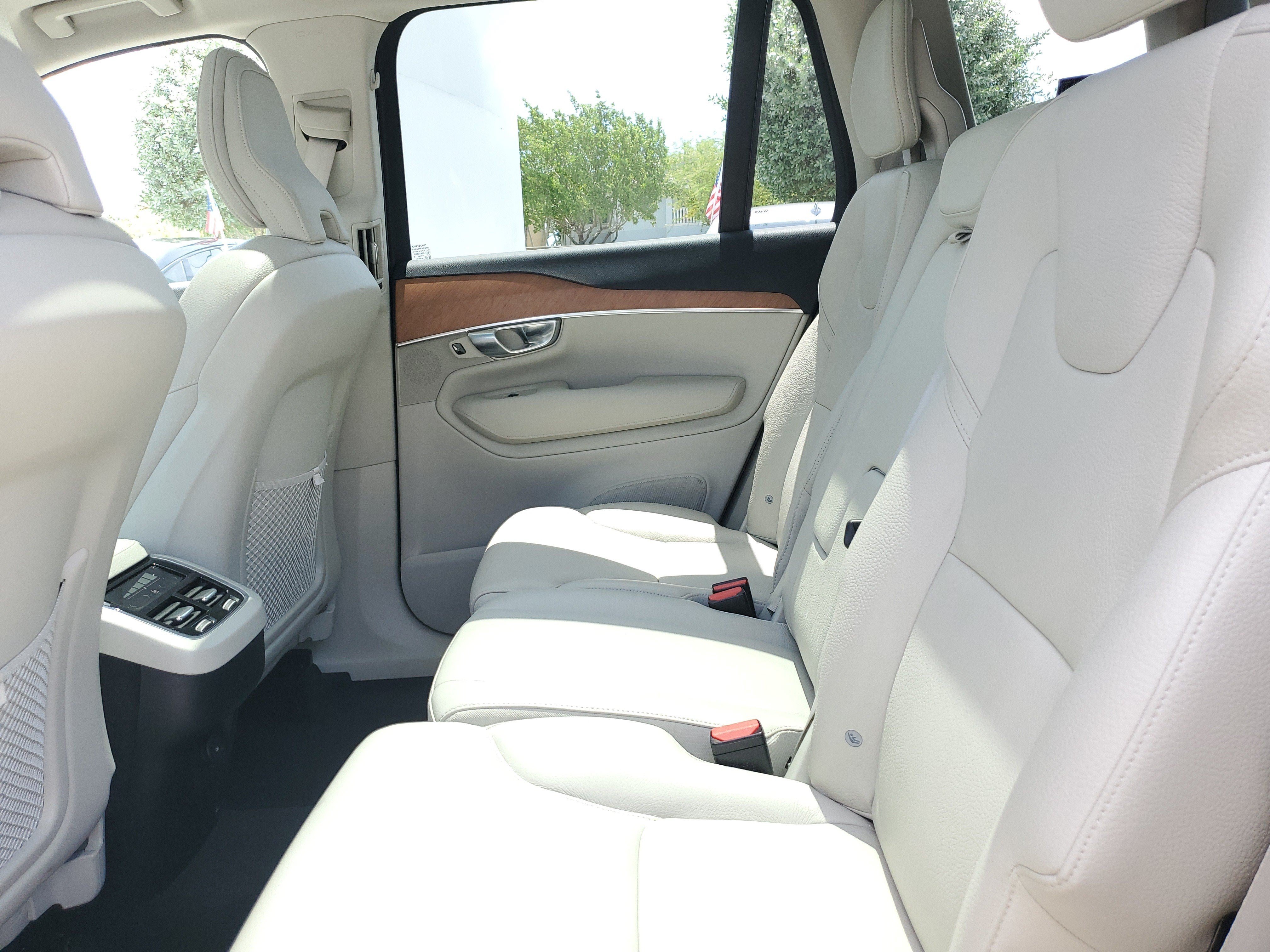 Used 2022 Volvo XC90 T6 Momentum w/ Protection Package Premier AWD/4WD image 15