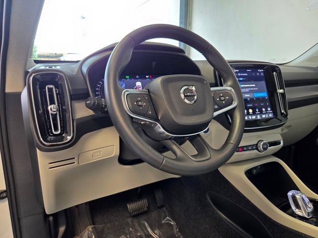 New 2026 Volvo XC40 B5 Plus w/ Protection Package Premier AWD/4WD image 13