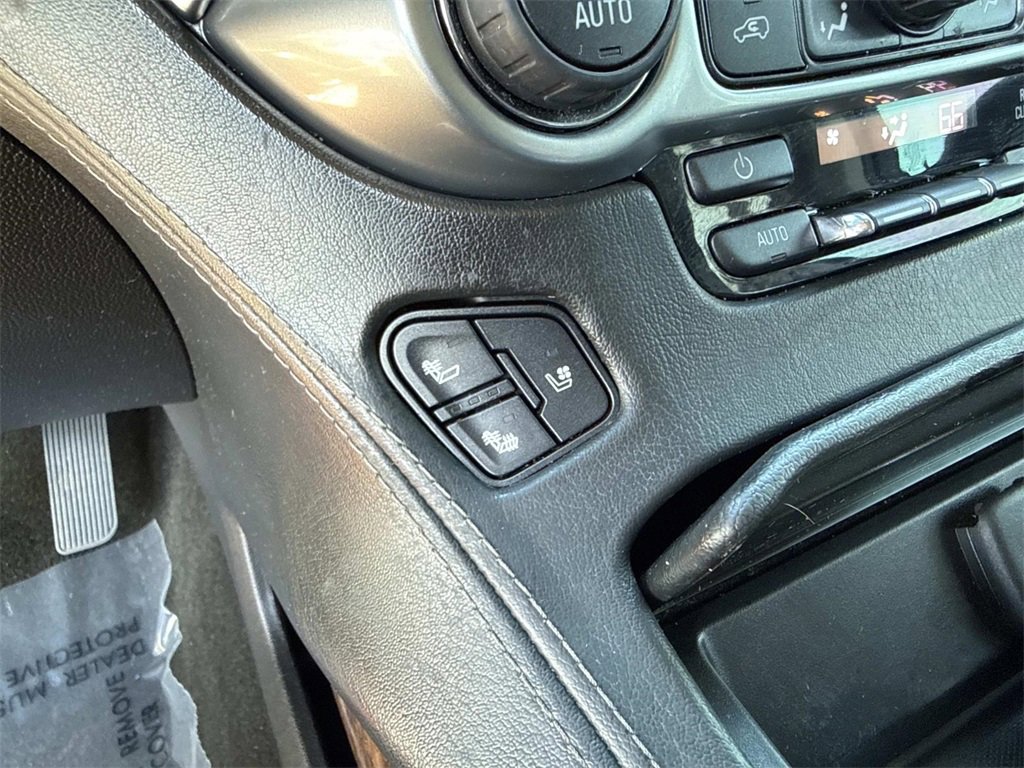Used 2017 Chevrolet Suburban Premier image 22