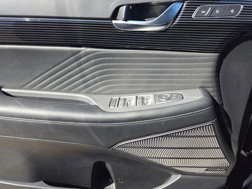 Used 2024 Hyundai Palisade Calligraphy image 18