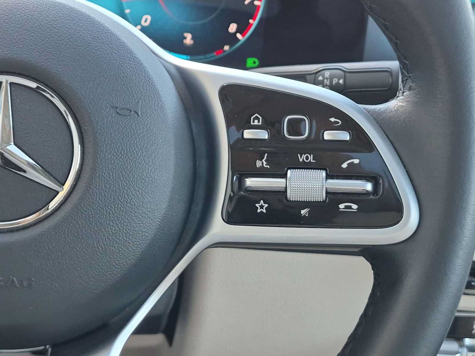 Used 2021 Mercedes-Benz GLB 250 4MATIC image 27