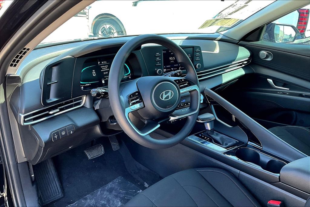 New 2025 Hyundai Elantra Blue FWD image 20