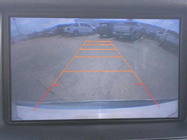 Used 2015 Chevrolet Suburban LTZ RWD image 15