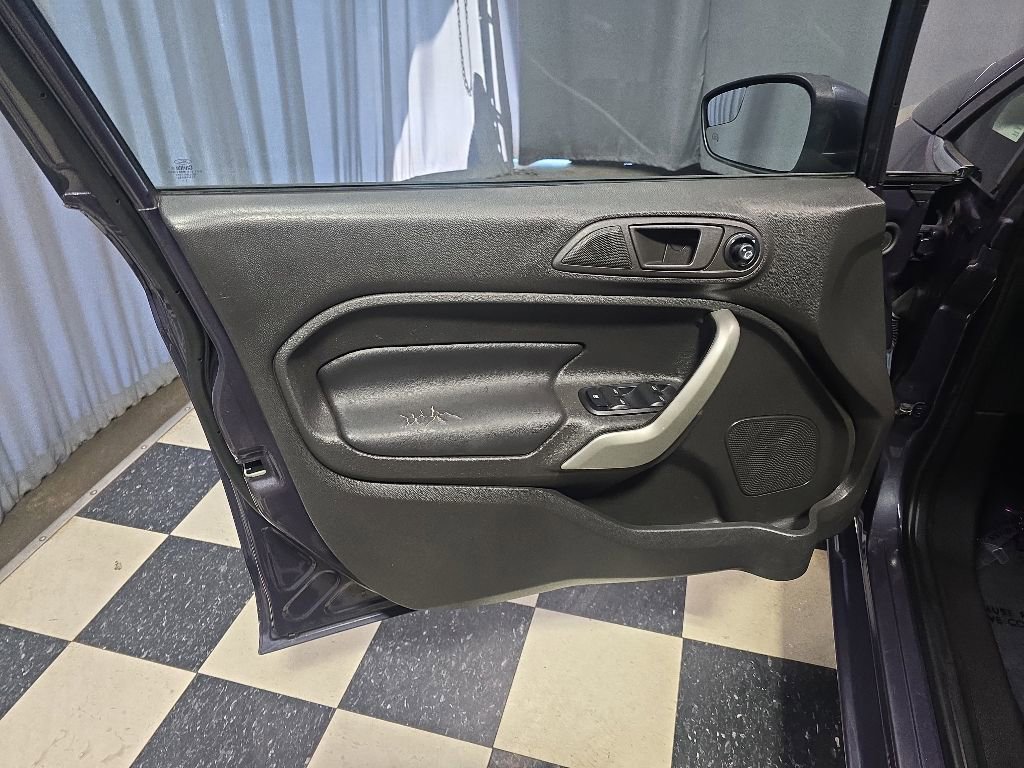 Used 2012 Ford Fiesta SEL FWD image 9