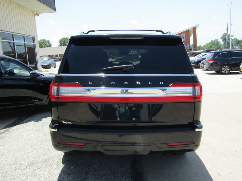 Used 2019 Lincoln Navigator Reserve w/ Cargo Package AWD/4WD image 4