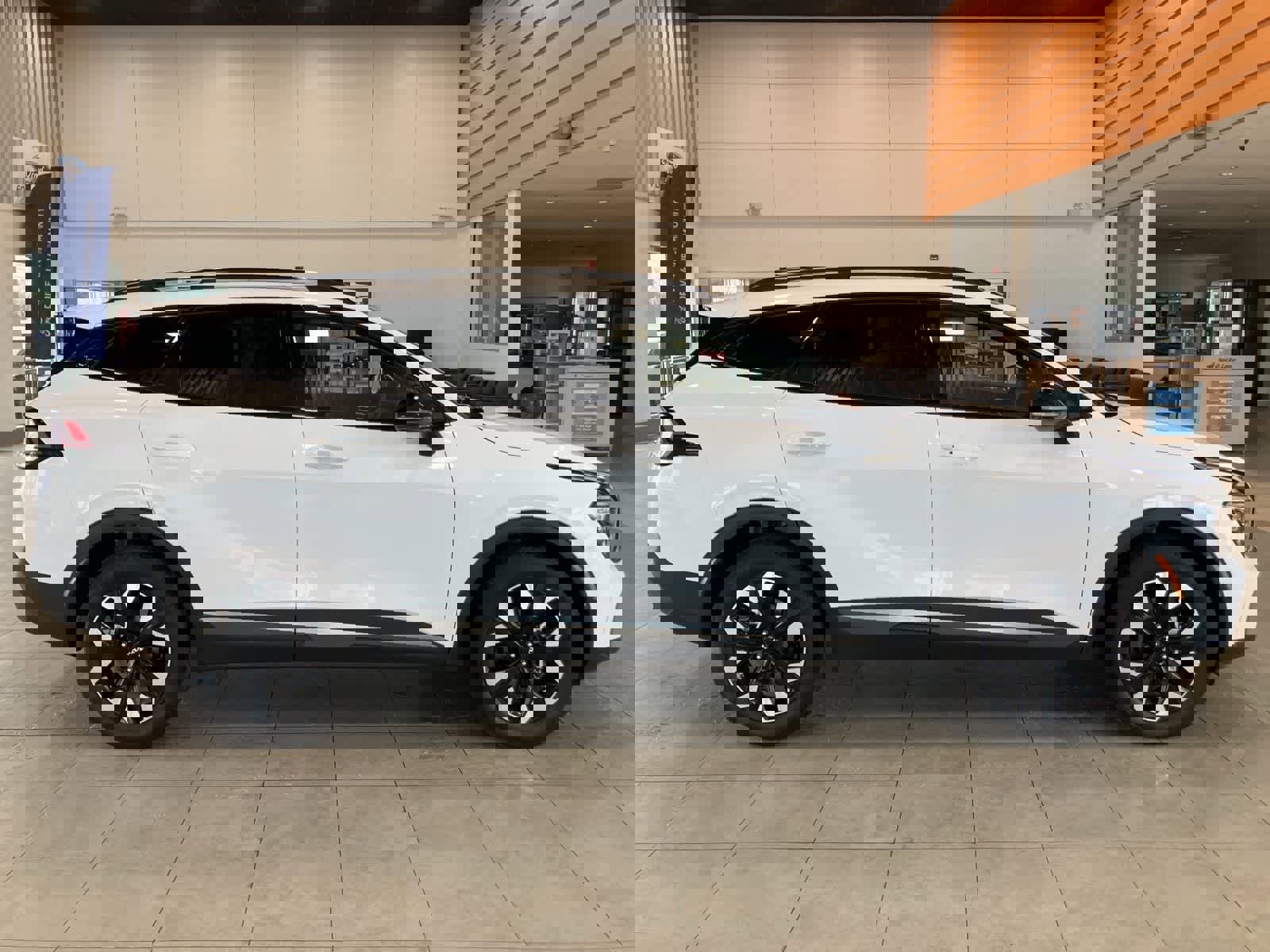 Used 2024 Kia Sportage X-Line w/ X-Line Premium Package image 4