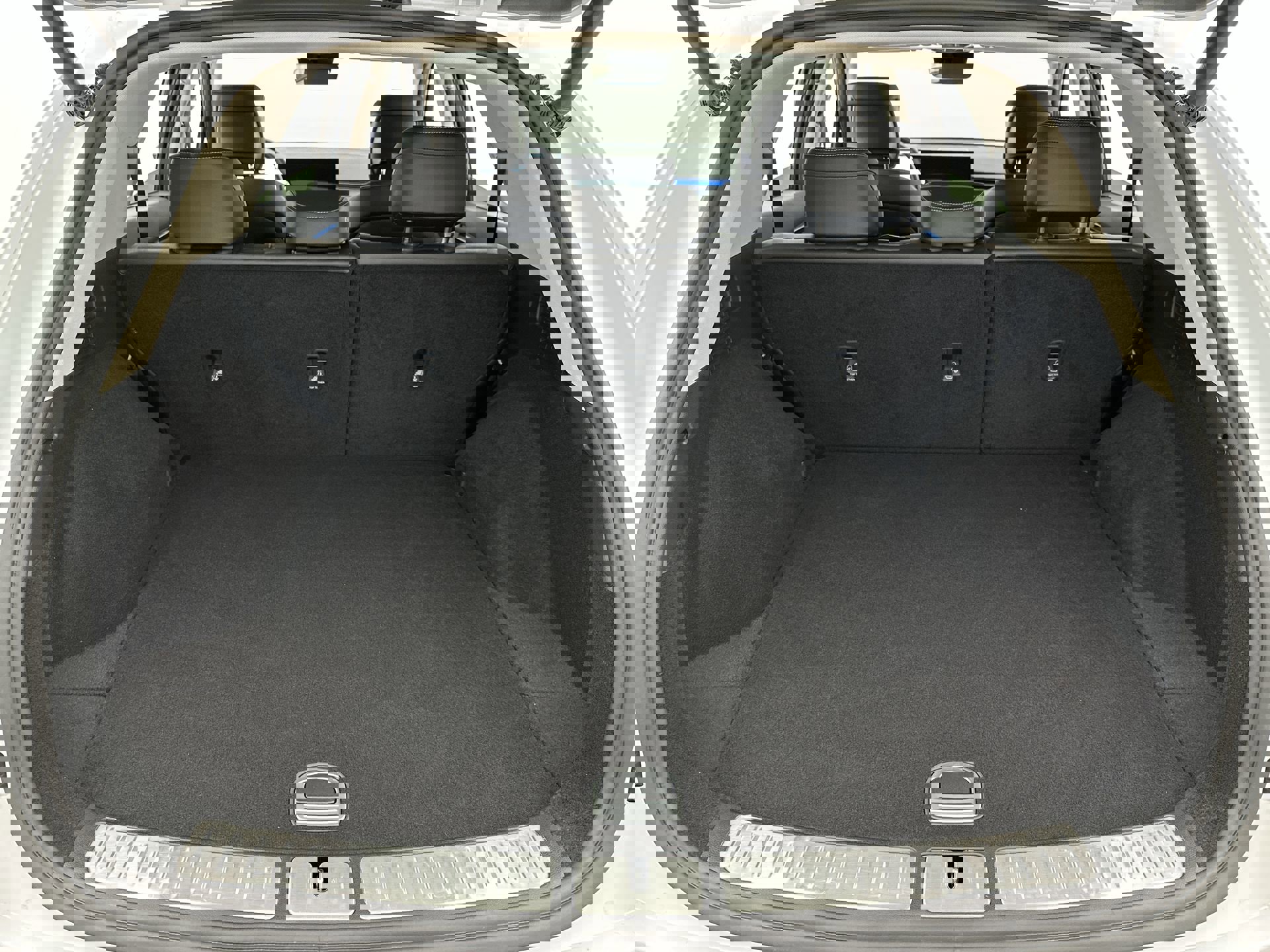 Certified 2026 Genesis GV70 2.5T Select image 24