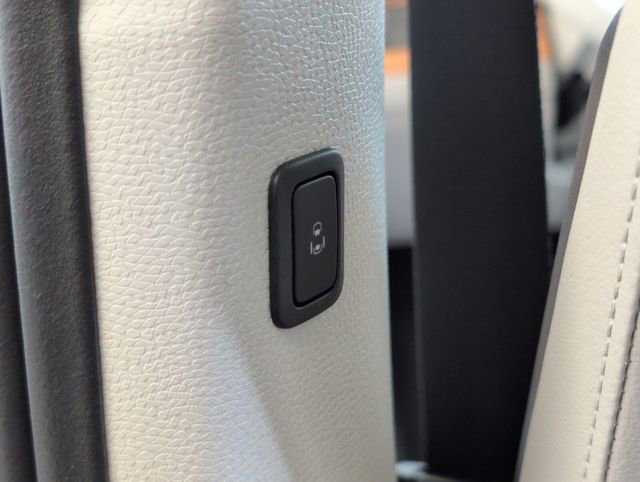 New 2025 Volkswagen ID. Buzz Pro S Plus image 9