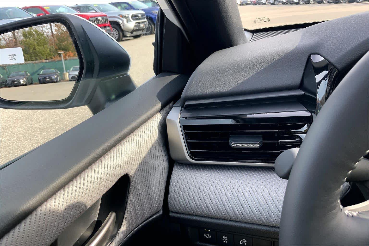 New 2026 Toyota Camry SE AWD/4WD image 18