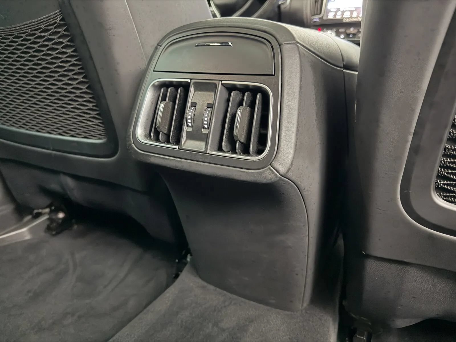 Used 2018 Maserati Levante GranSport AWD/4WD image 33