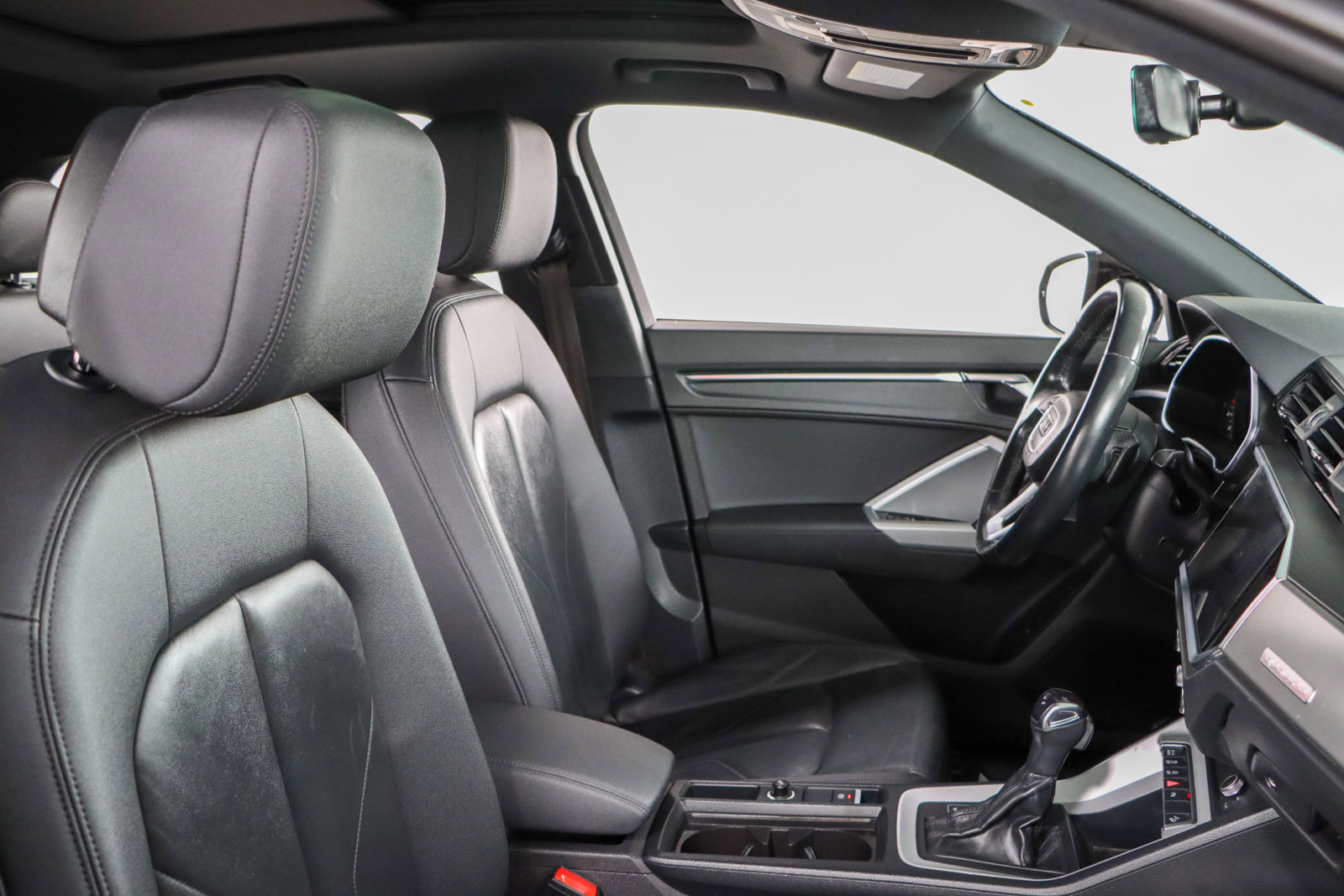 Used 2022 Audi Q3 2.0T Premium Plus w/ Premium Plus Package image 27