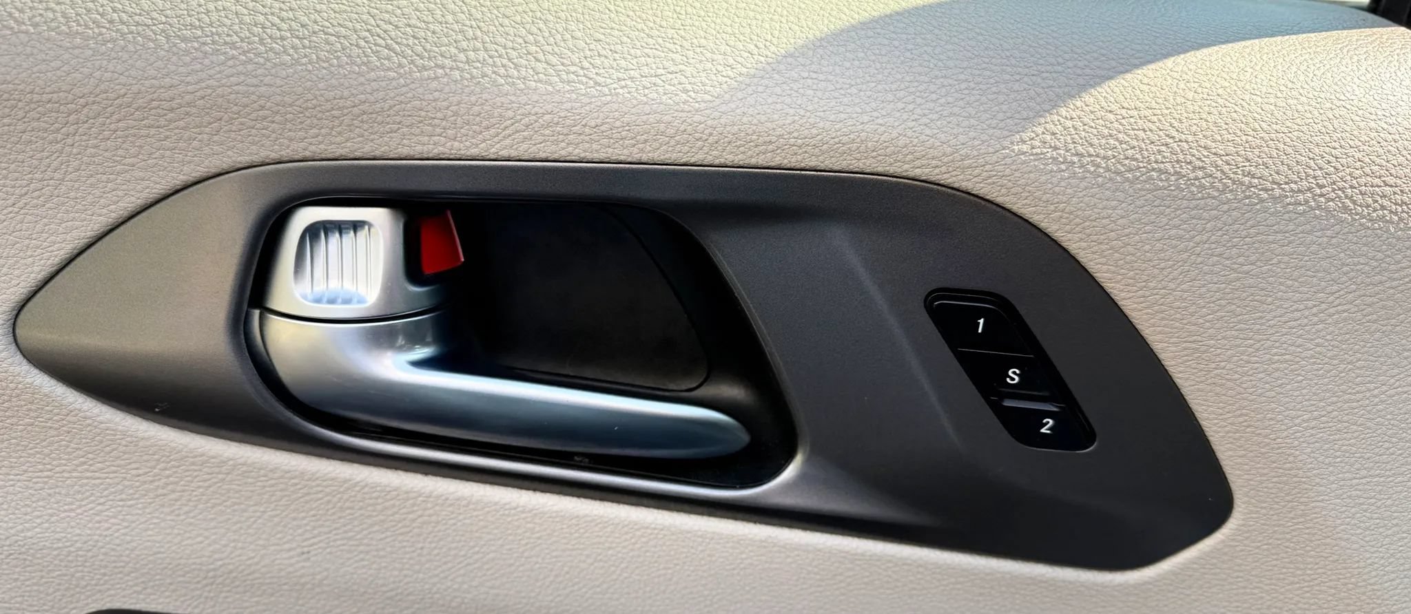 Used 2022 Chrysler Pacifica Touring-L FWD image 22