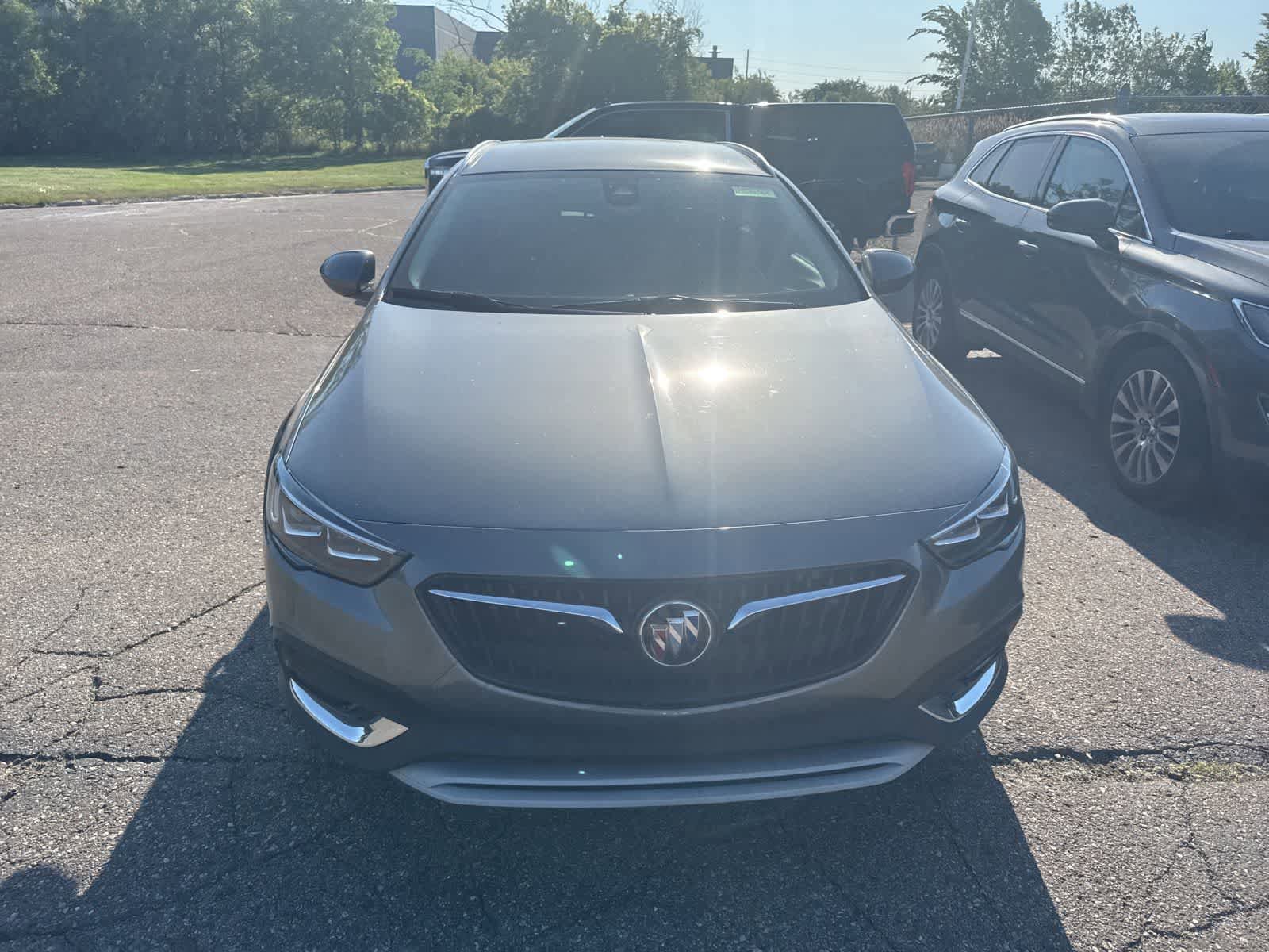 Used 2019 Buick Regal Essence w/ Driver Confidence Package I AWD/4WD image 4