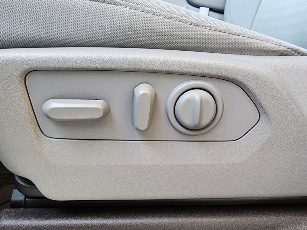 Used 2019 Chevrolet Silverado 1500 RST image 17