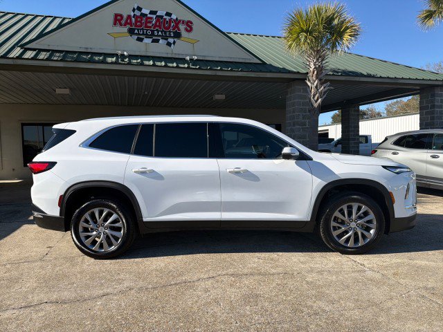 Used 2025 Buick Enclave Preferred image 2