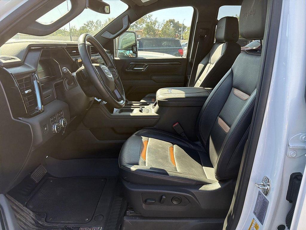 Used 2025 GMC Sierra 2500 AT4 AWD/4WD image 6