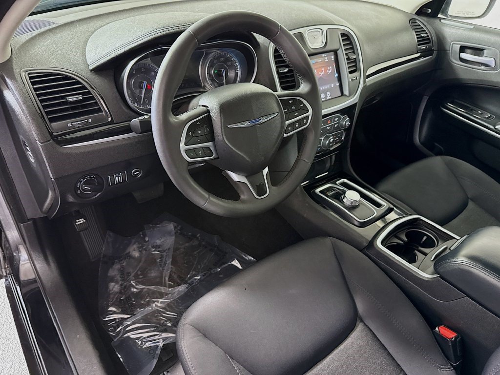 Used 2023 Chrysler 300 Touring w/ Safetytec Plus Group RWD image 22