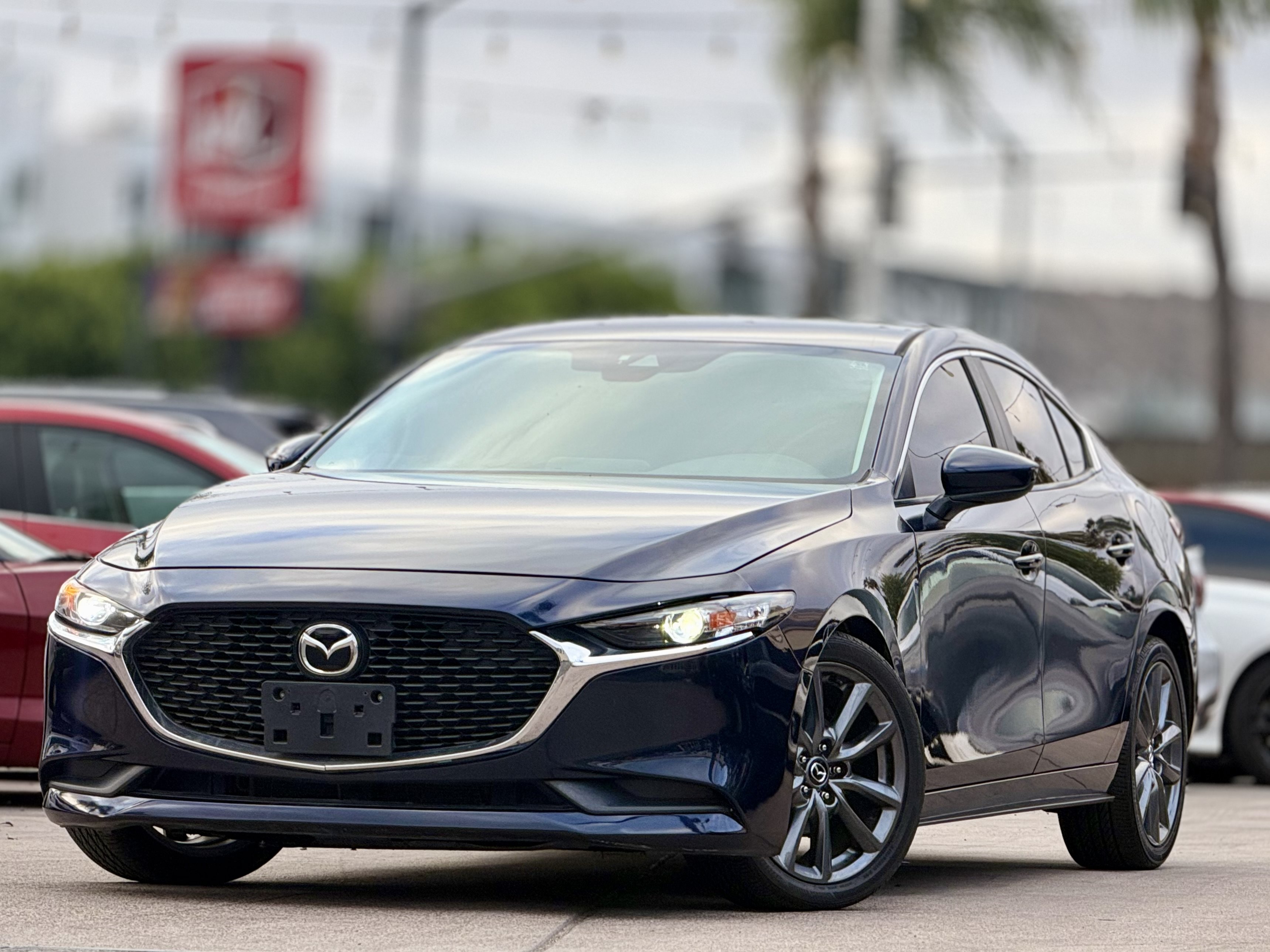 Used 2020 MAZDA MAZDA3 Sedan FWD image 1