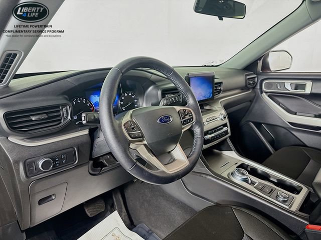 Certified 2022 Ford Explorer XLT w/ Class IV Trailer Tow Package image 9