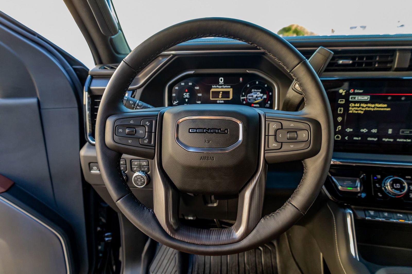 Used 2026 GMC Sierra 3500 Denali Ultimate AWD/4WD image 19