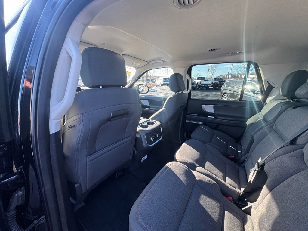 Certified 2025 Ford Expedition Active image 12