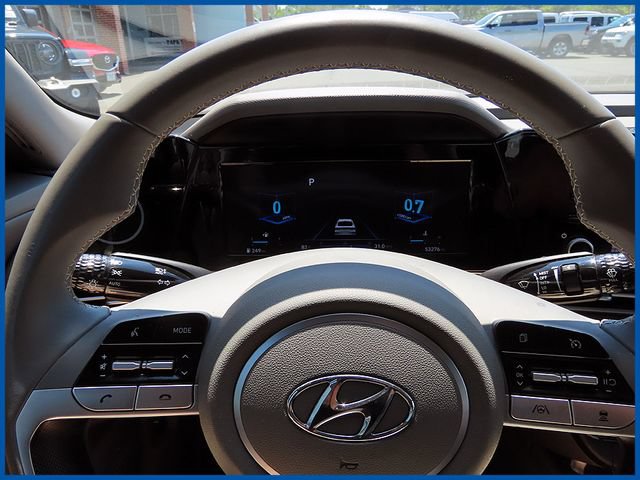 Used 2022 Hyundai Elantra SEL w/ Convenience Package FWD image 16
