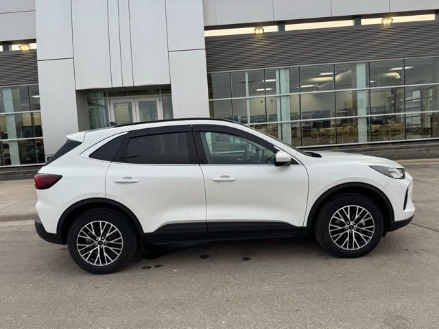 Certified 2025 Ford Escape SE image 35