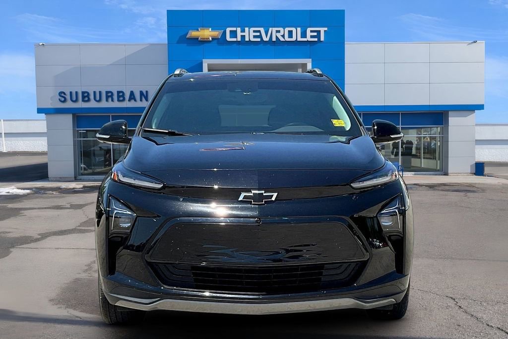 Used 2023 Chevrolet Bolt EUV Premier w/ Sun & Sound Package FWD image 3