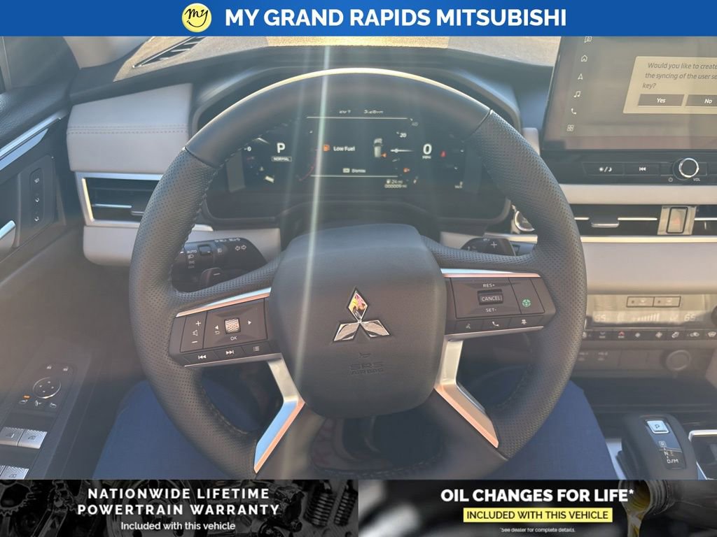 New 2026 Mitsubishi Outlander SEL image 23