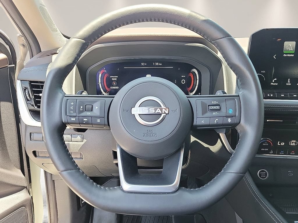 Used 2023 Nissan Rogue Platinum w/ Platinum Premium Package FWD image 18