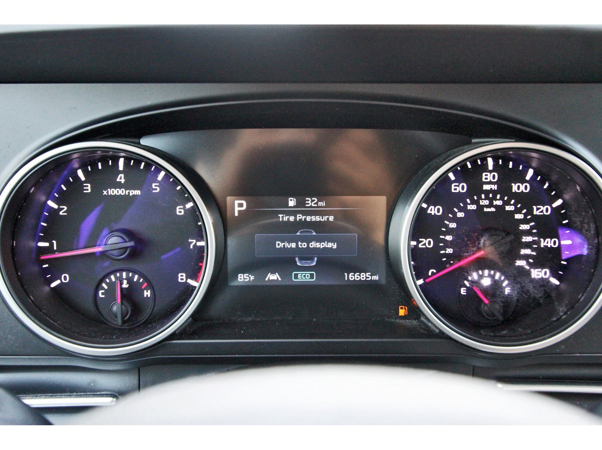 Certified 2024 Kia Carnival LX image 16