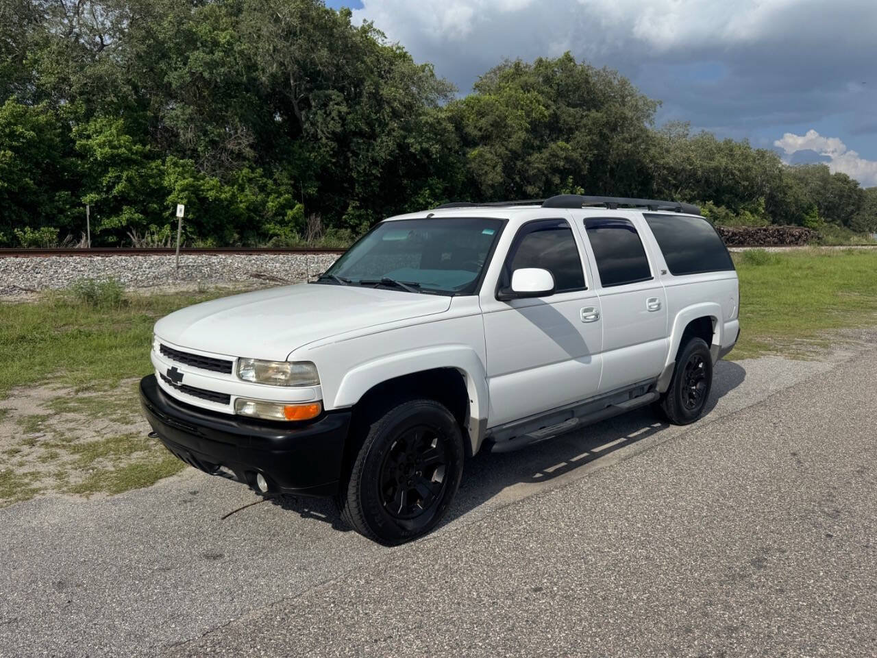 Used 2003 Chevrolet Suburban Z71 AWD/4WD image 2