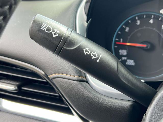 Used 2021 Chevrolet Traverse LT image 26