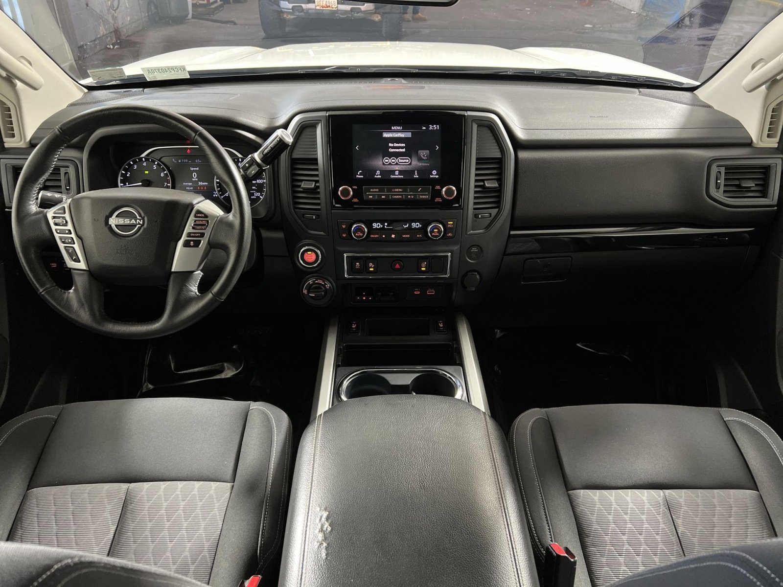 Used 2024 Nissan Titan SV w/ SV Convenience Package image 22