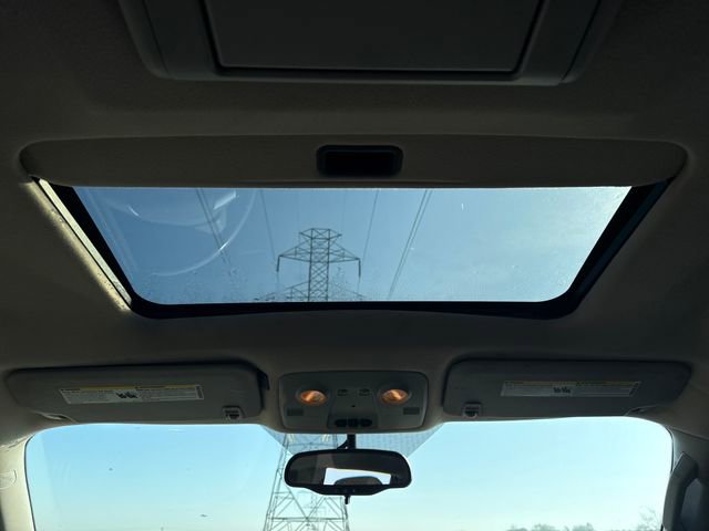 Used 2011 Chevrolet Traverse LT w/ White Premiere Package FWD image 24