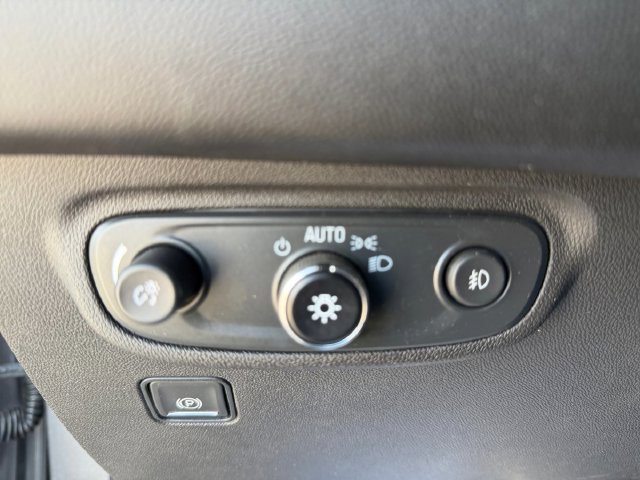 Used 2021 GMC Terrain SLT w/ Infotainment Package II FWD image 12