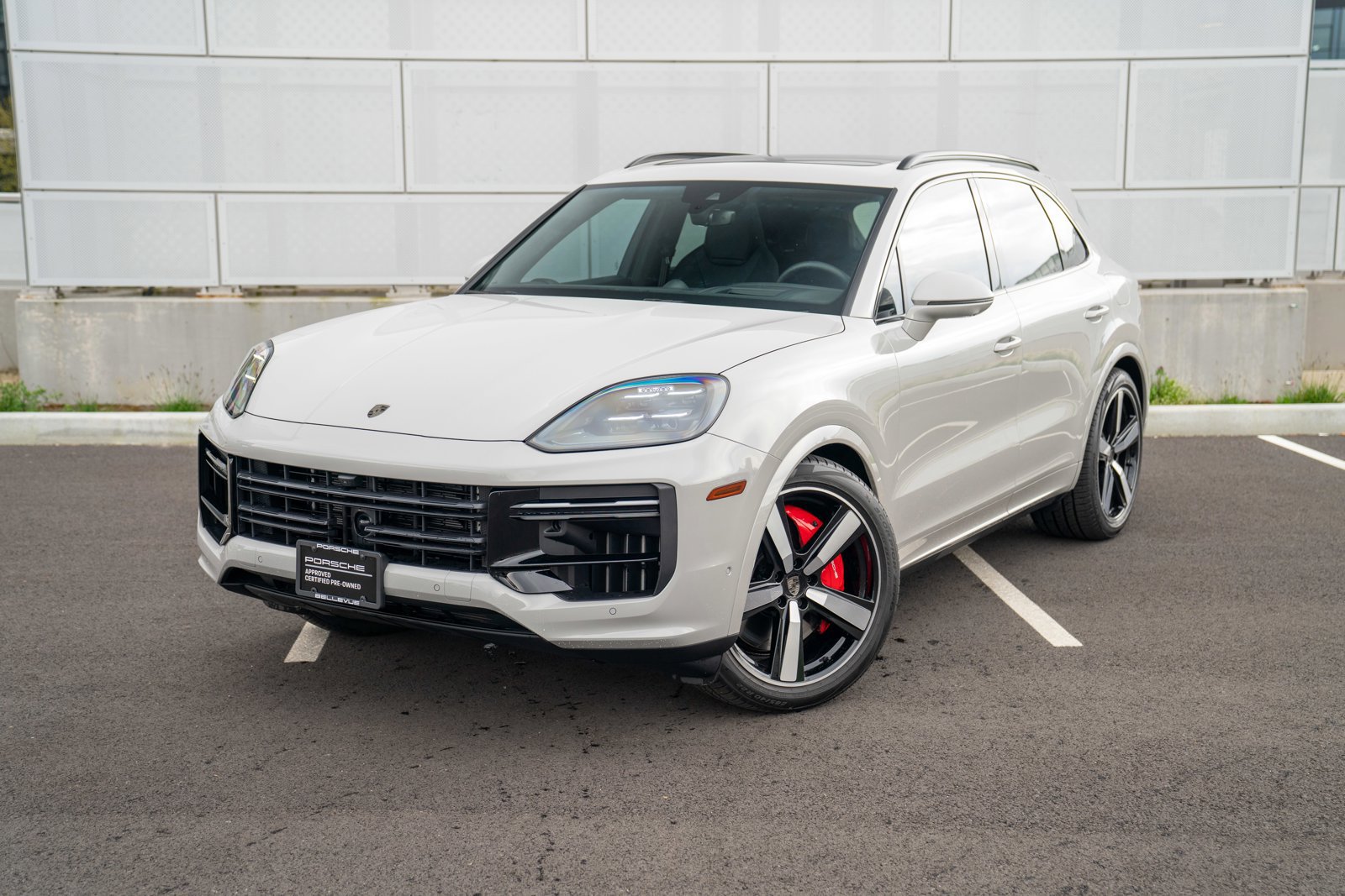Certified 2025 Porsche Cayenne Turbo AWD/4WD image 1