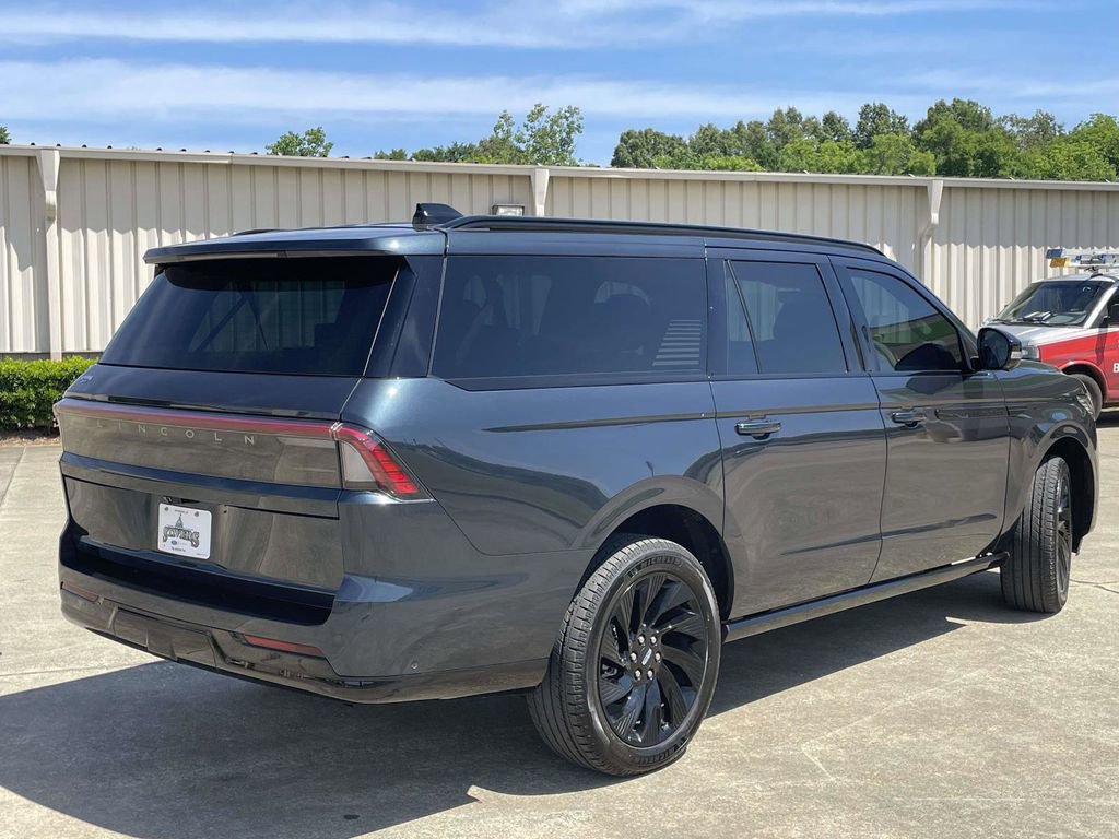 Certified 2025 Lincoln Navigator L Reserve w/ Jet Appearance Package AWD/4WD image 3