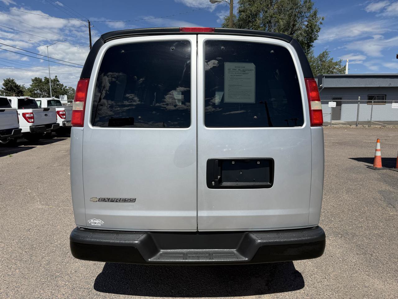 Used 2016 Chevrolet Express 2500 LS RWD image 8