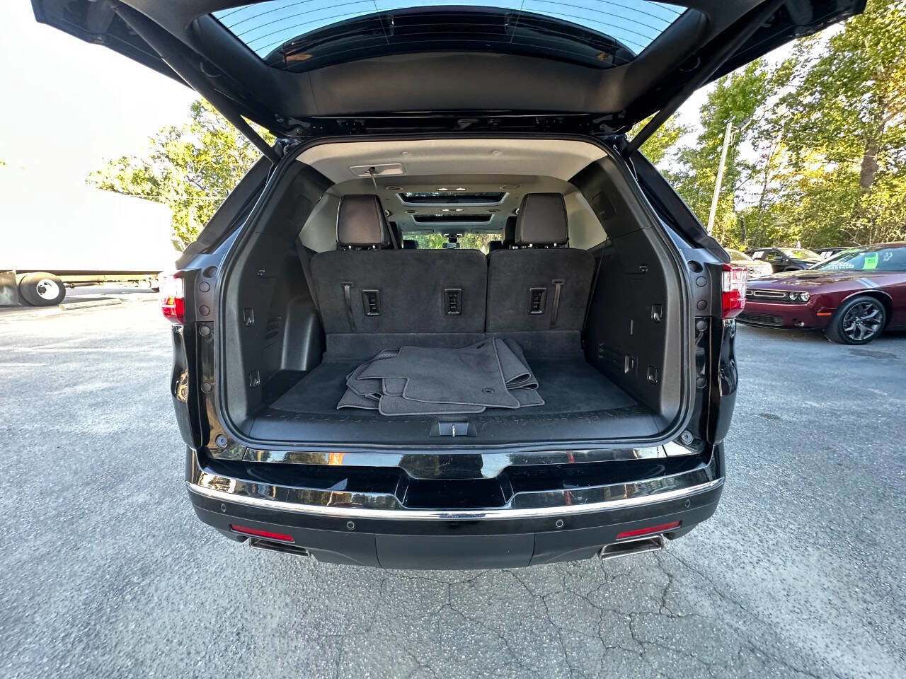 Used 2021 Chevrolet Traverse Premier image 18