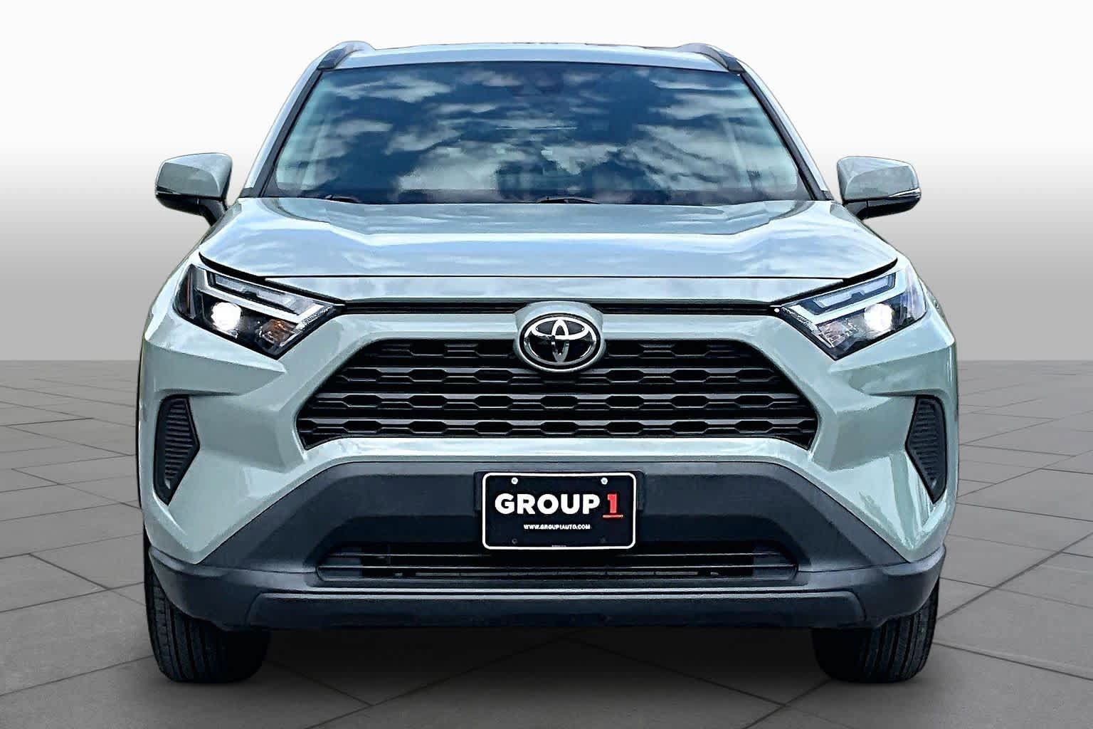Used 2023 Toyota RAV4 XLE AWD/4WD image 4