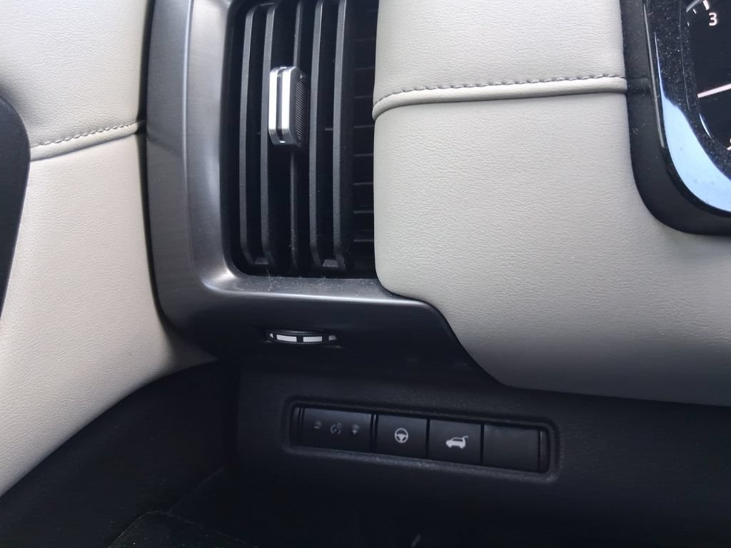 Used 2022 Nissan Pathfinder SL w/ Lighting Package (N92) AWD/4WD image 14