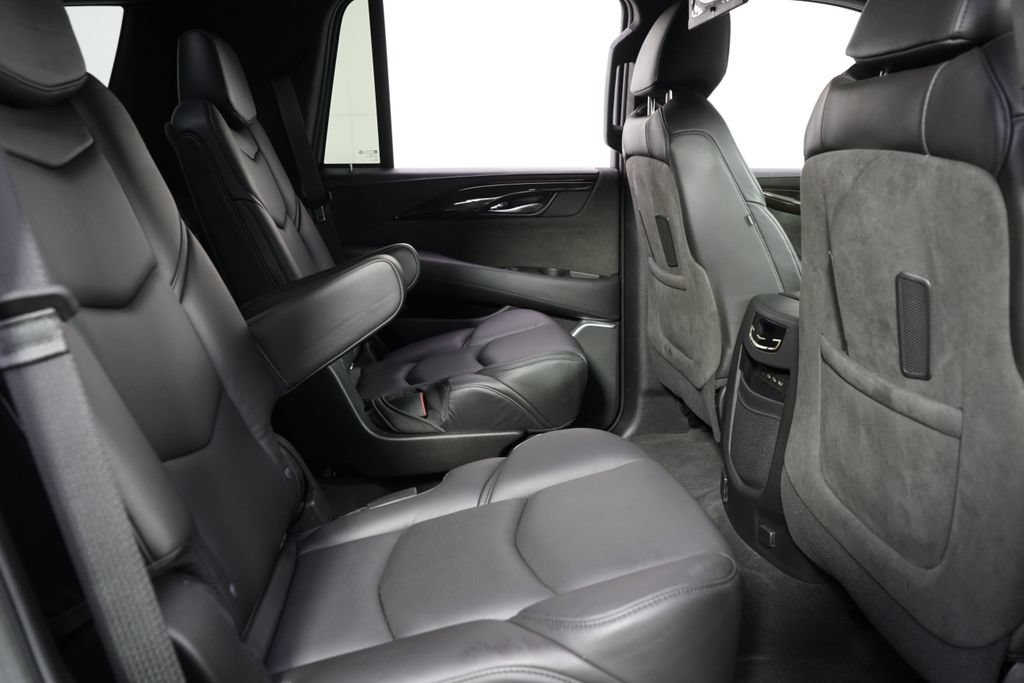 Used 2020 Cadillac Escalade Platinum AWD/4WD image 18