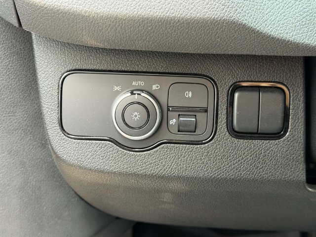 Used 2025 Mercedes-Benz Sprinter 2500 image 19